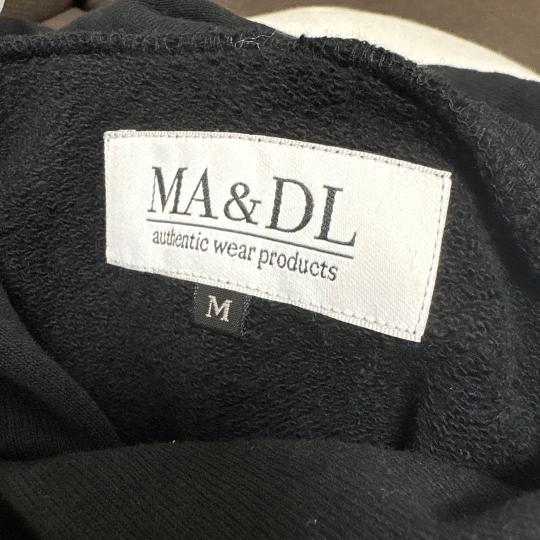 MA&DL ブラック フード付きパーカー MA&DL ブラック フード付きパーカー