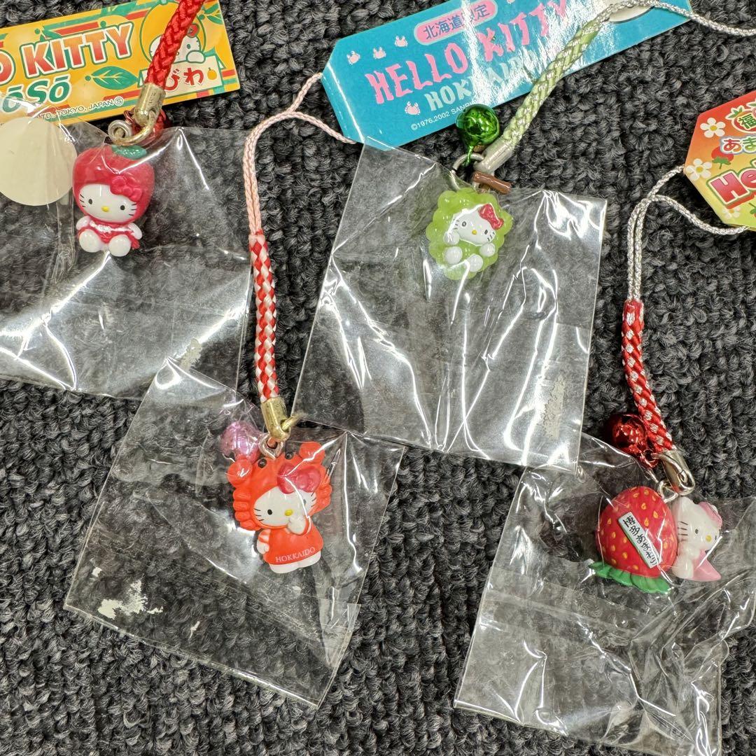 ハローキティ　ご当地キーホルダー　ストラップ　フルーツ　食べ物　8点