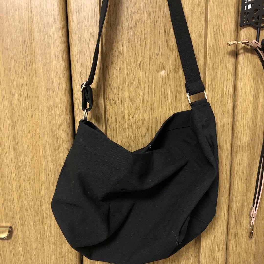 黒のキャンバストートバッグ