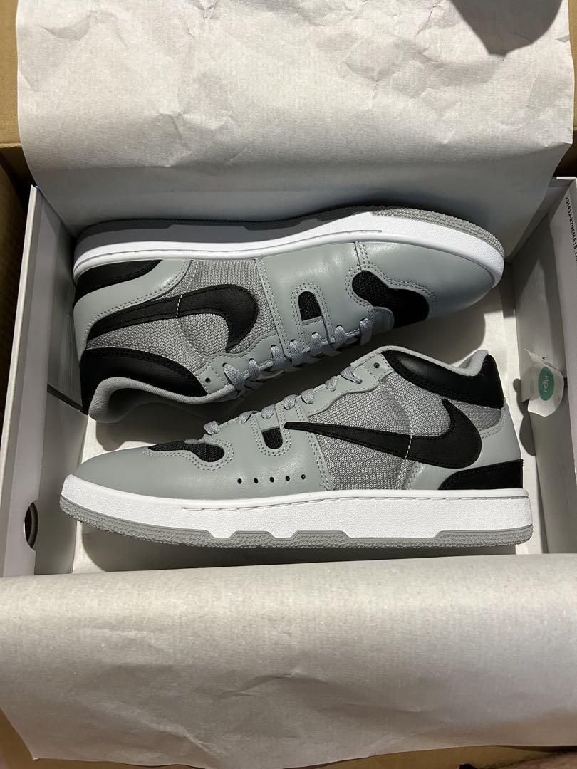 NIKE アタック　トラヴィススコット