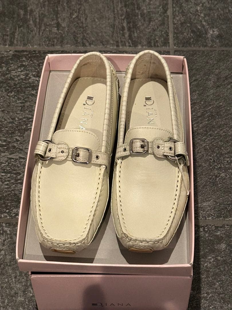 ダイアナ　ローファー