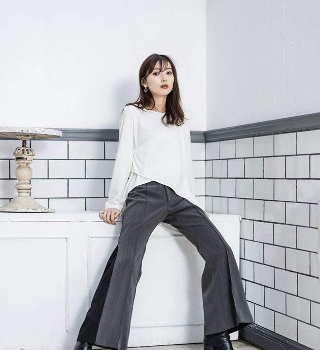 LEANN MOMENT リーンモーメント Bebe TOP Blanc LEANN MOMENT リーンモーメント Bebe TOP Blanc