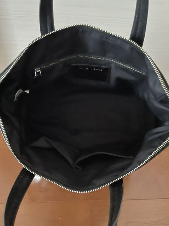 MARC BY MARCJACOBS ブラックレザー ハンドバッグ MARC BY MARC JACOBS 黒レザーハンドバッグ - メルカリ