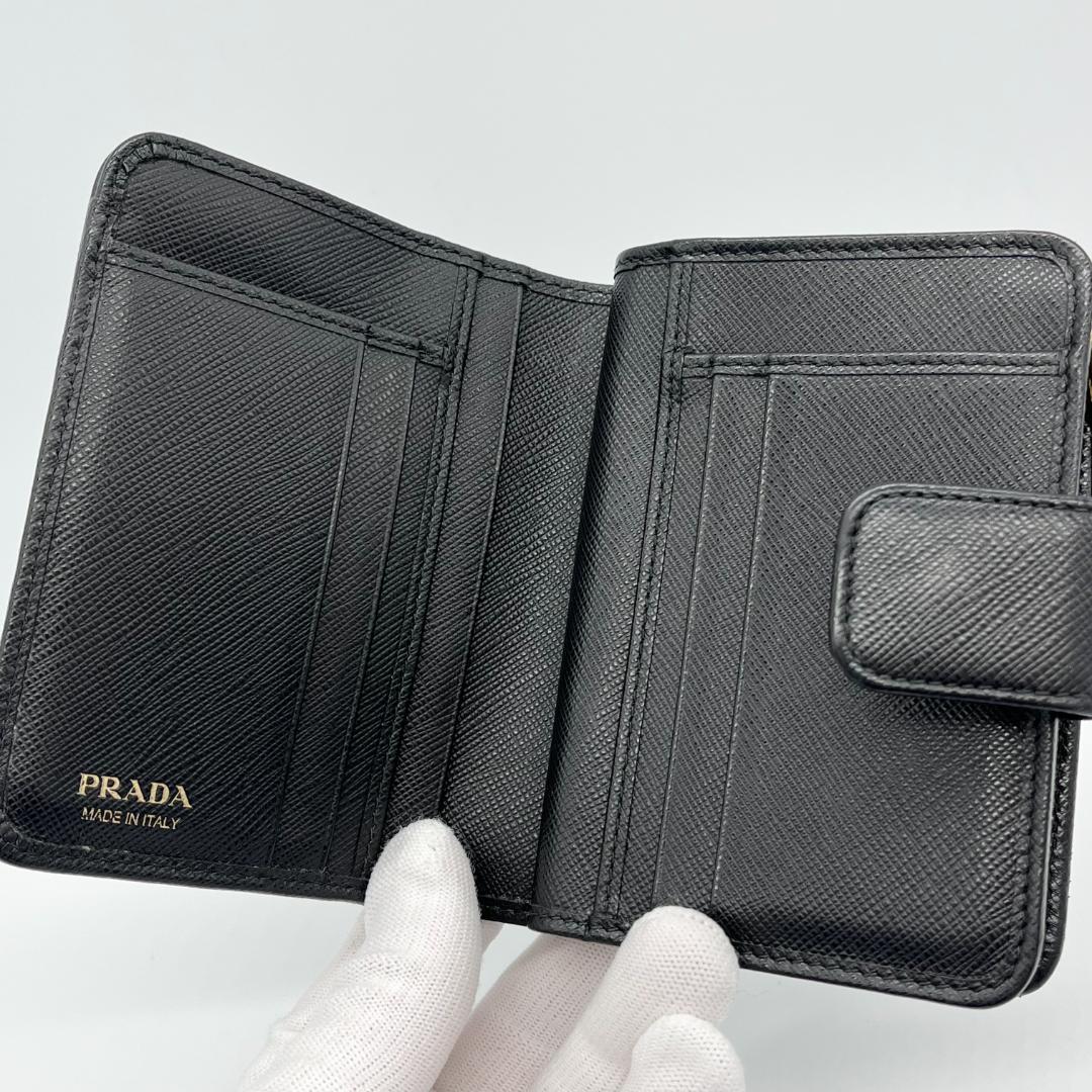 PRADA プラダ　折り財布　ブラック　コンパクトウォレット　レディース