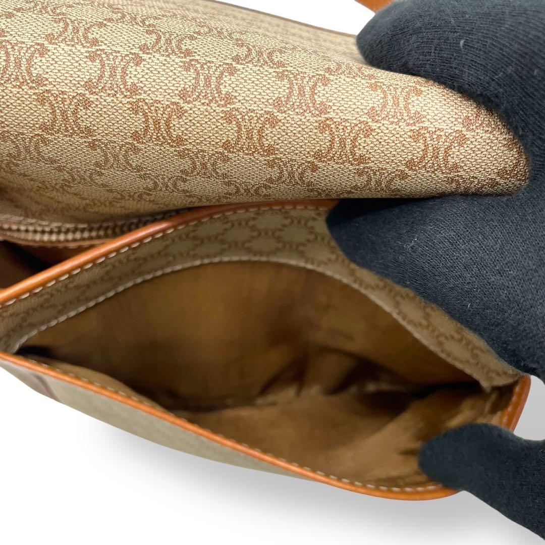 美品 セリーヌ ショルダーバッグ マカダム PVC レザー ヴィンテージ 茶 美品 セリーヌ ショルダーバッグ マカダム PVC レザー ヴィンテージ 茶