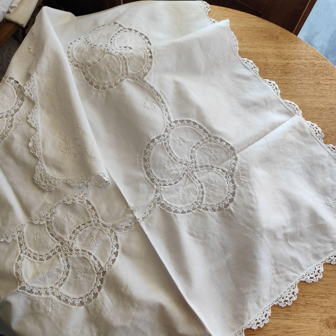 さらりとリネン 柳葉に咲く薔薇 白糸手刺繍 カットワーク