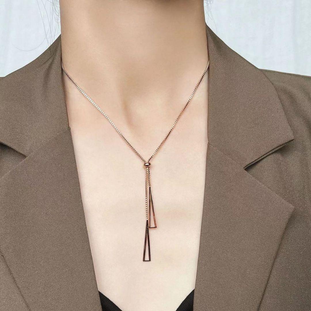 女神専用】18 Kローズゴールド三角形ペンダントネックレス89 8540円