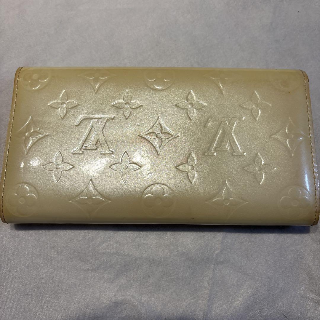 Louis Vuitton 長財布 クリーム色　ヴェルニ