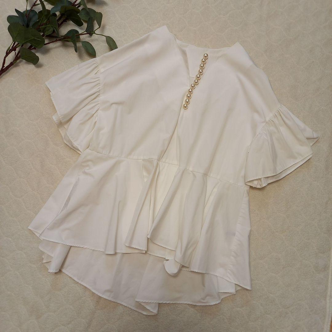 【美品】BARNYARDSTORM パールブラウス ペプラムブラウス ホワイト