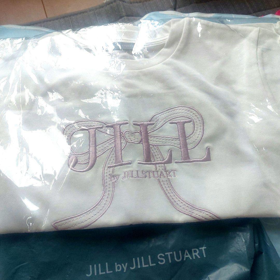 Tシャツ　JILLBYJILL STUARTビッグリボン ロゴ刺繍
