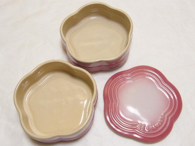 新品在庫あ 新品 ルクルーゼ スタッキングラムカンフルールセット×2組 fgXJC-m91778412059 Le Creuset 通販好評