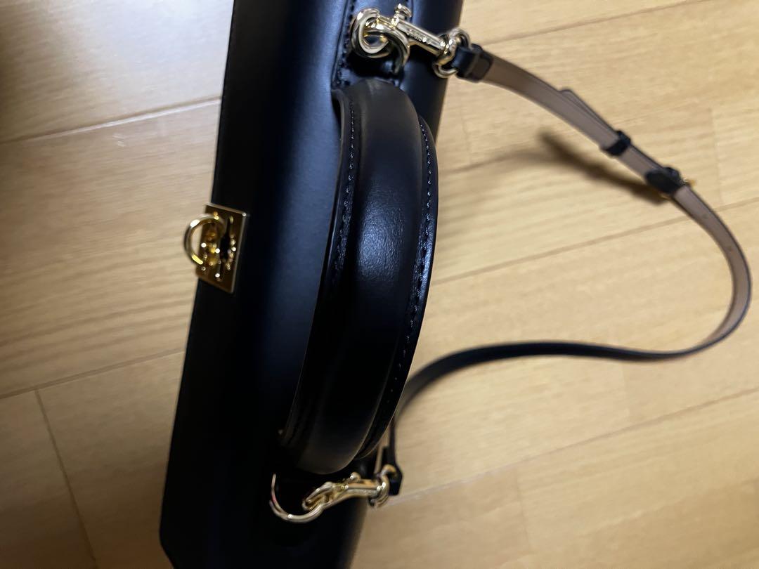 カフネ　ショルダーバッグ ゴールド金具