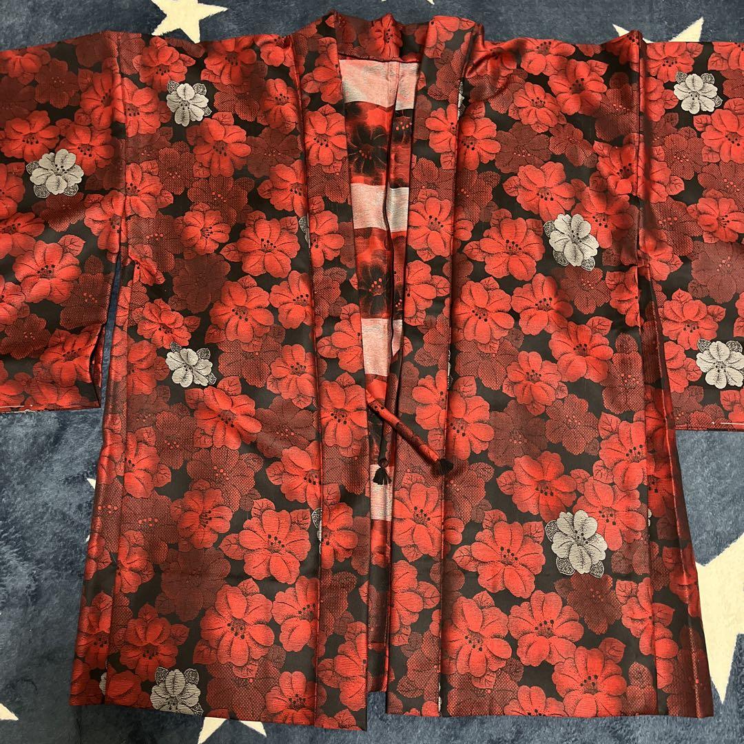 赤と黒の花柄