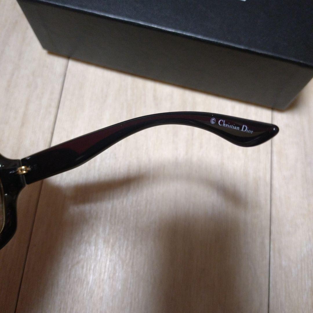 Dior サングラス　箱はシャネル