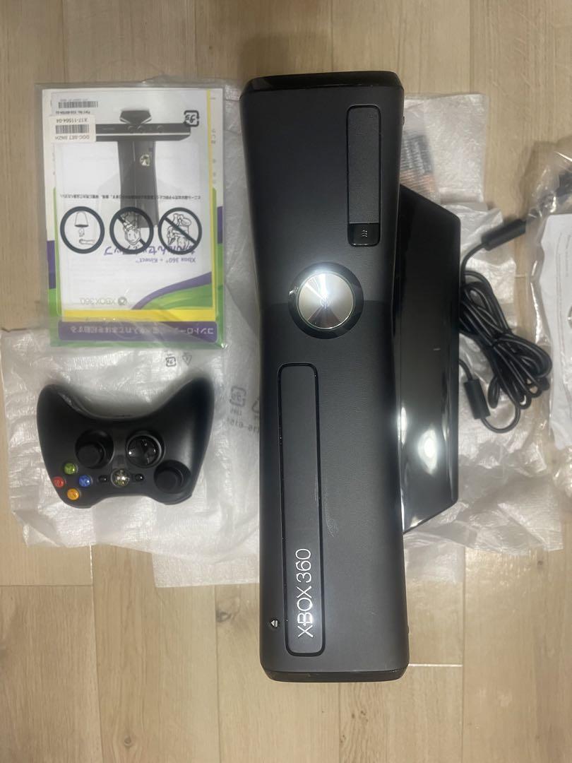 【美品】Microsoft  XBOX 360 4GB + KINECT