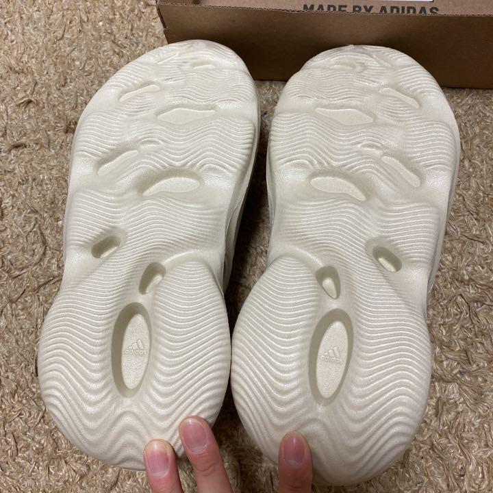 Yeezy foam runner sand イージーフォームランナー 27.5