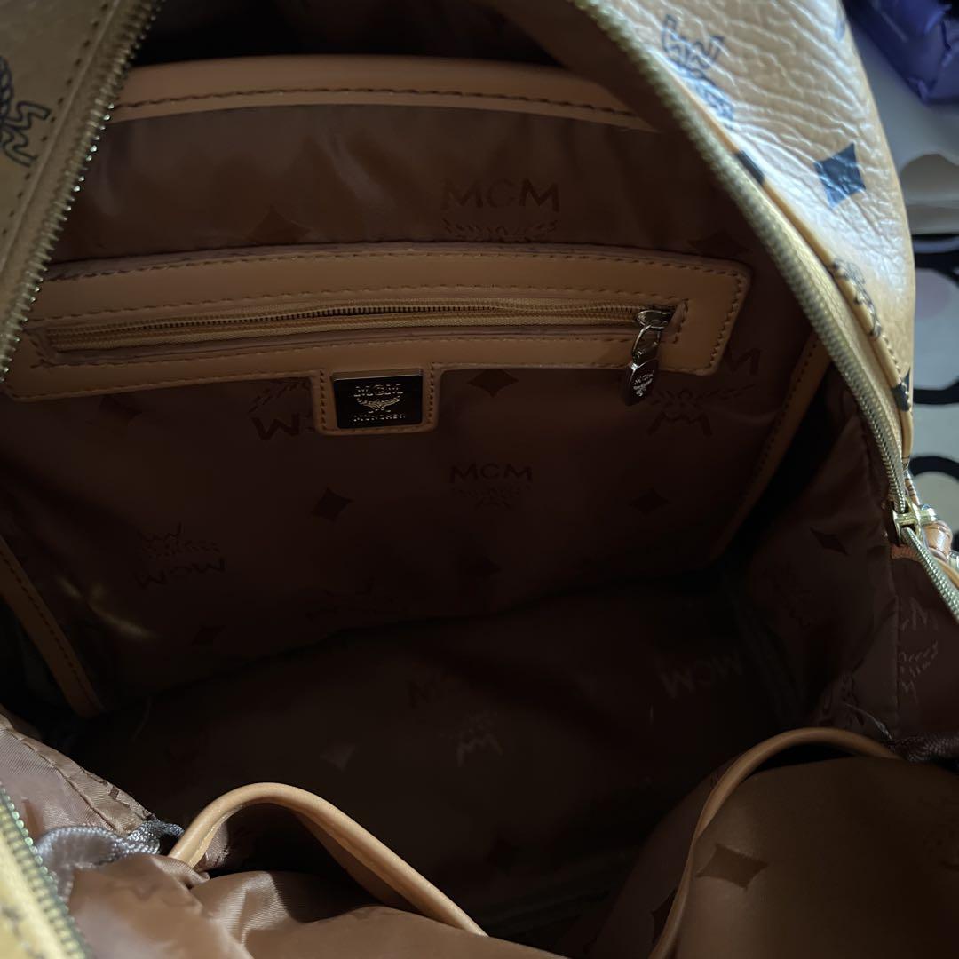 MCM ロゴプリント ベージュ リュック