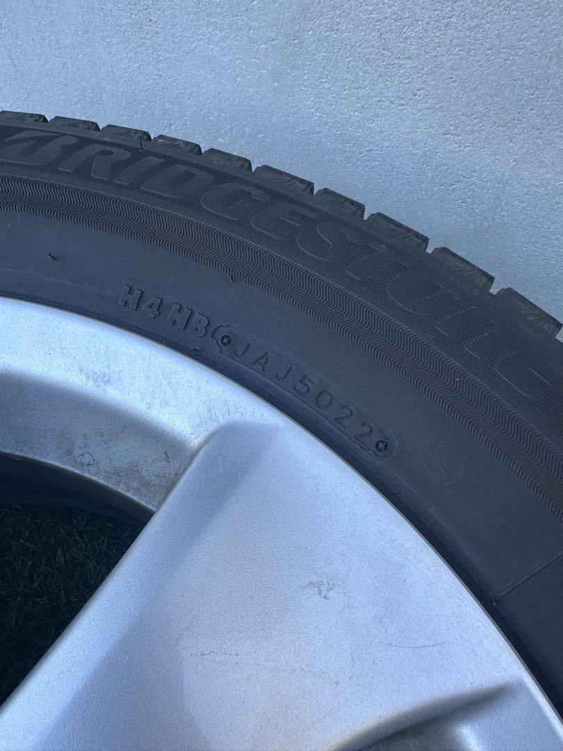 30系アルファード ブリヂストンVRX3 215/65R16