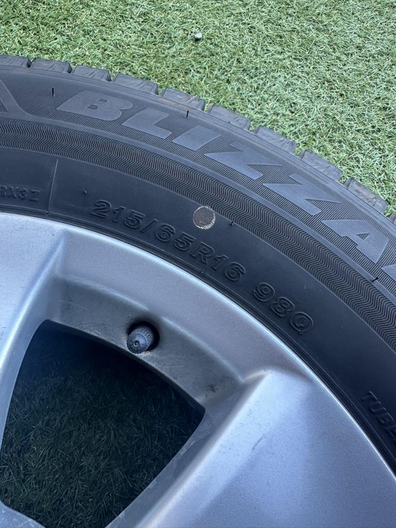 30系アルファード ブリヂストンVRX3 215/65R16