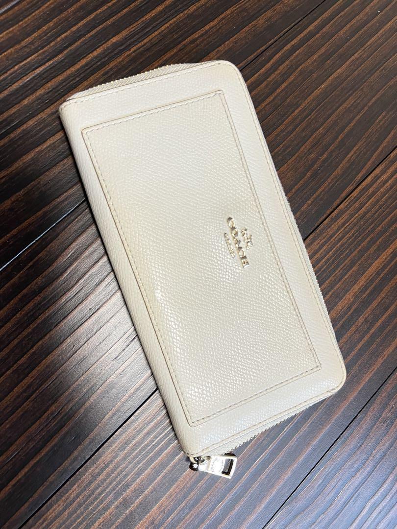 COACHアイボリー レザー 長財布 ジッパー式 4,650円