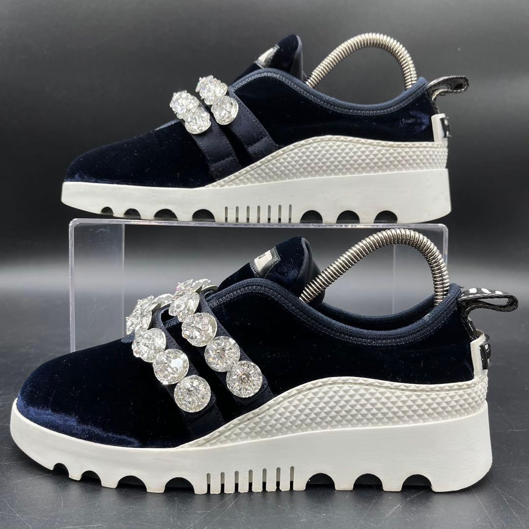 美品✨ ミュウミュウ クリスタル ビジュー ベロア スニーカー 22.5cm相当 美品✨ ミュウミュウ クリスタル ビジュー ベロア スニーカー 22.5cm相当