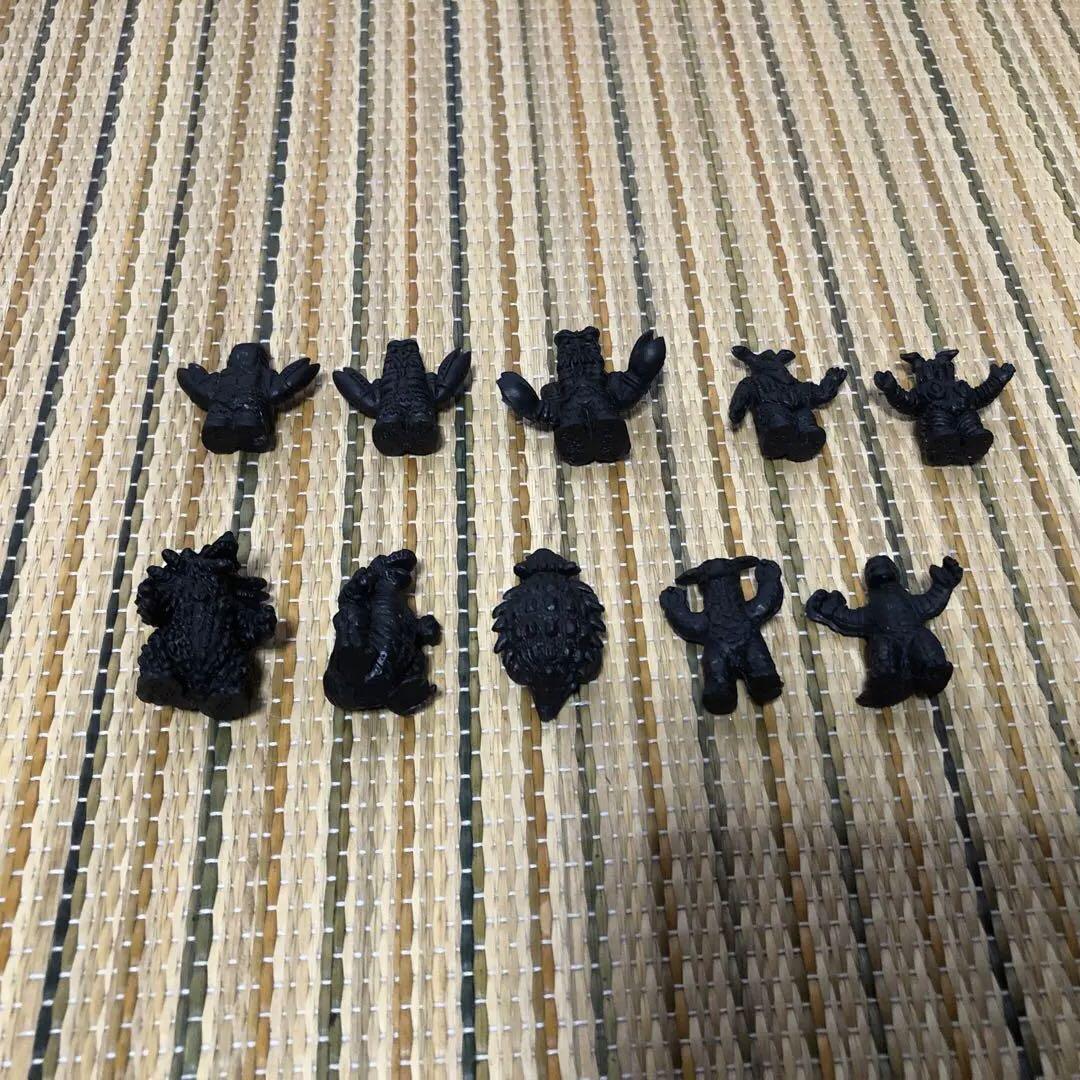 昭和レトロ　怪獣消しごむ　黒　10体