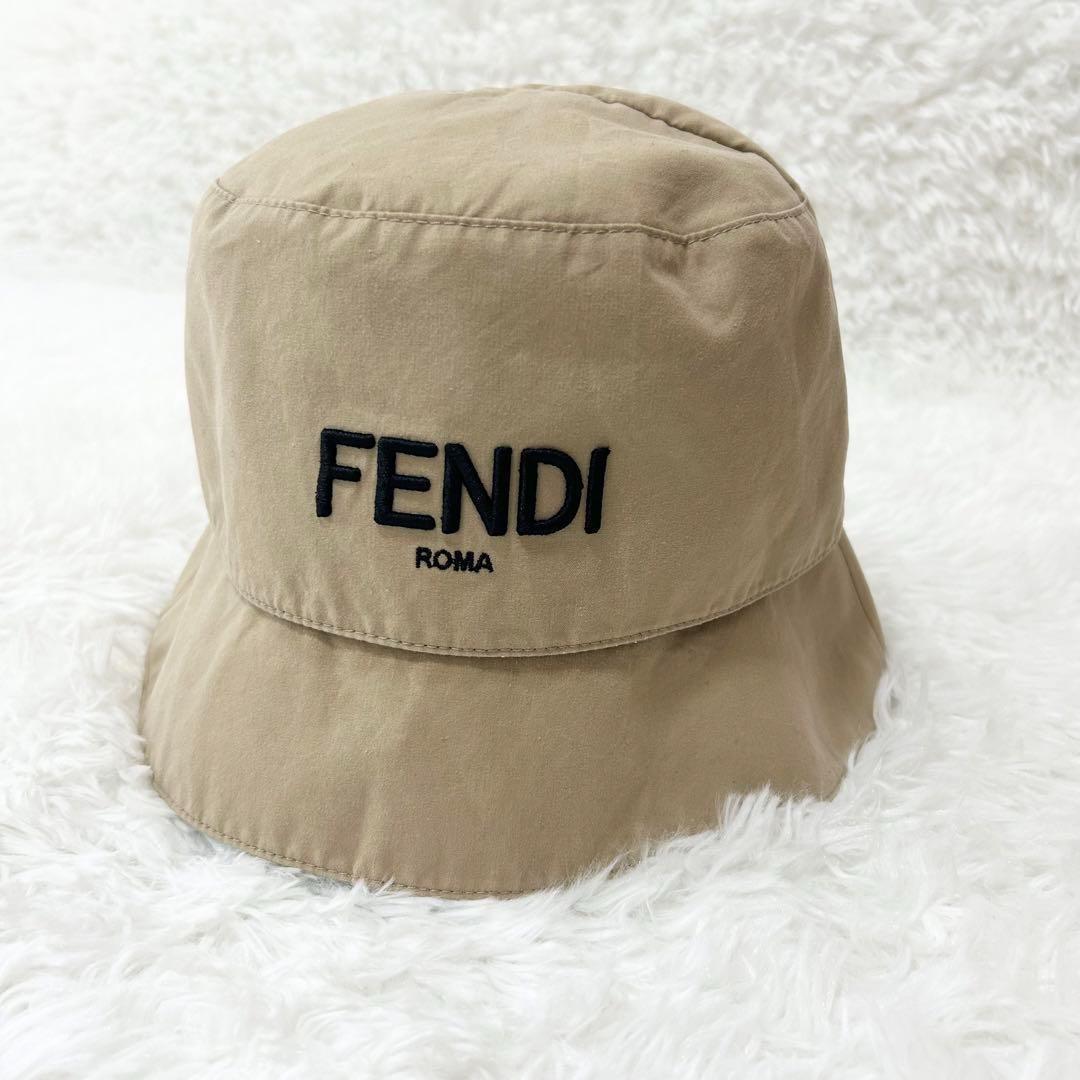 低価格の FENDIフェンディリバーシブルバケットハットバケハFFロゴコットン 帽子