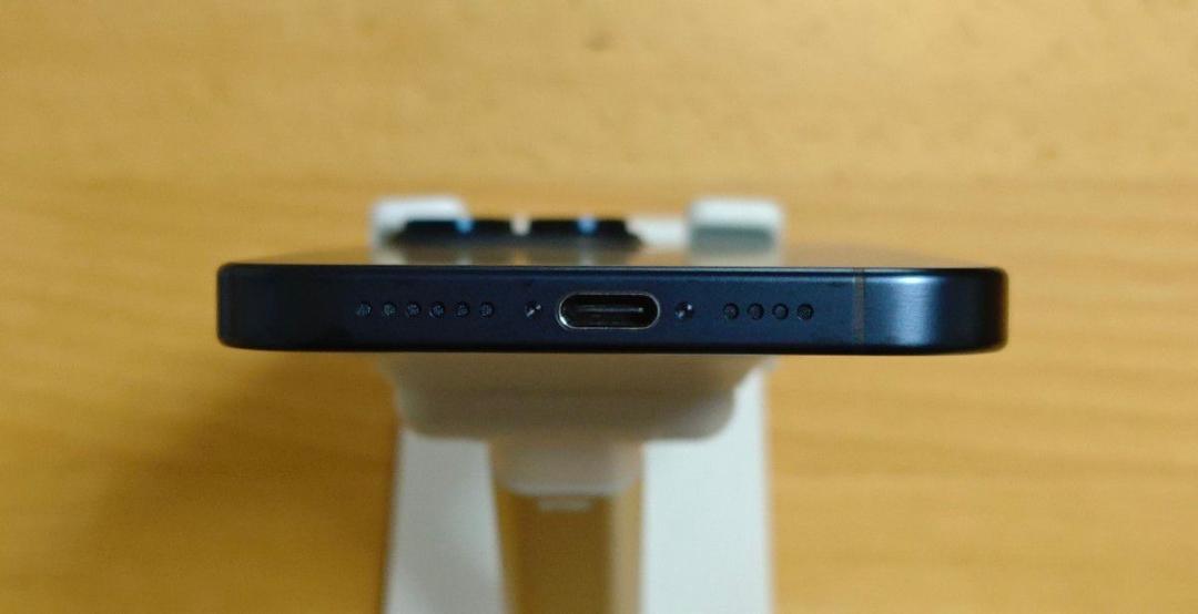 美品 iPhone15 Pro Max 512GB バッテリー93%
