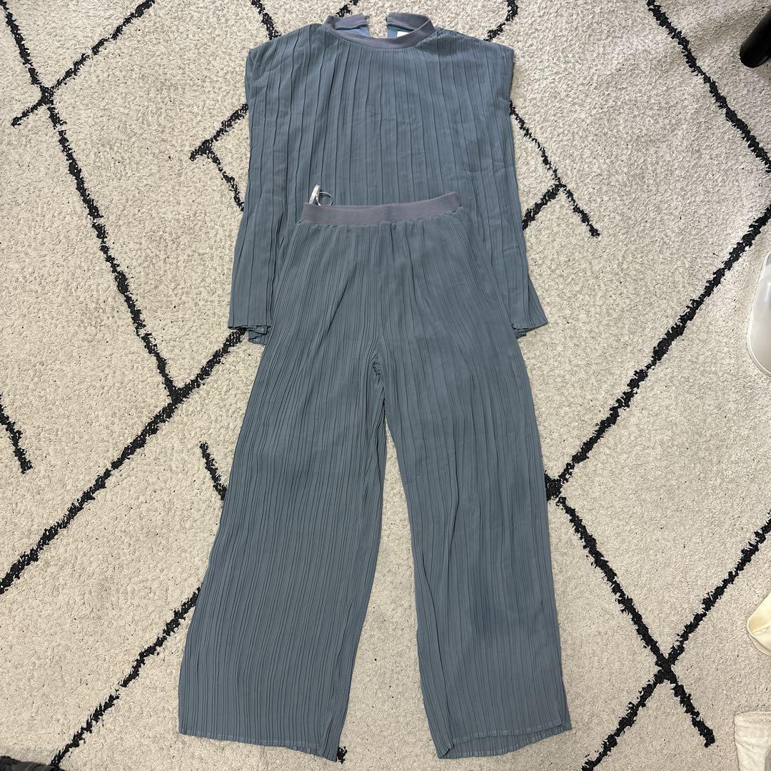 ブルー　プリーツ セットアップ　THE DAYZ TOKYO