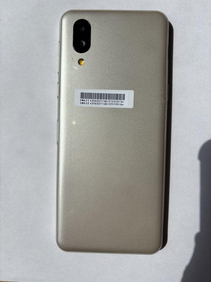 新品同様 シンプルスマホ6 A201SH SoftBank ケースと厚い説明書 新品同様 シンプルスマホ6 A201SH SoftBank ケースと厚い説明書