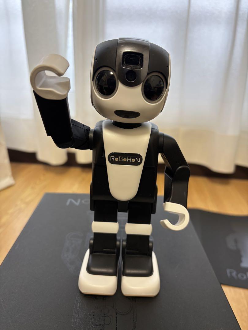 【最安値挑戦】 SHARP ロボホン RoBoHoN SR-01M-W 1体 非売品 おまけ付き - メルカリ その他