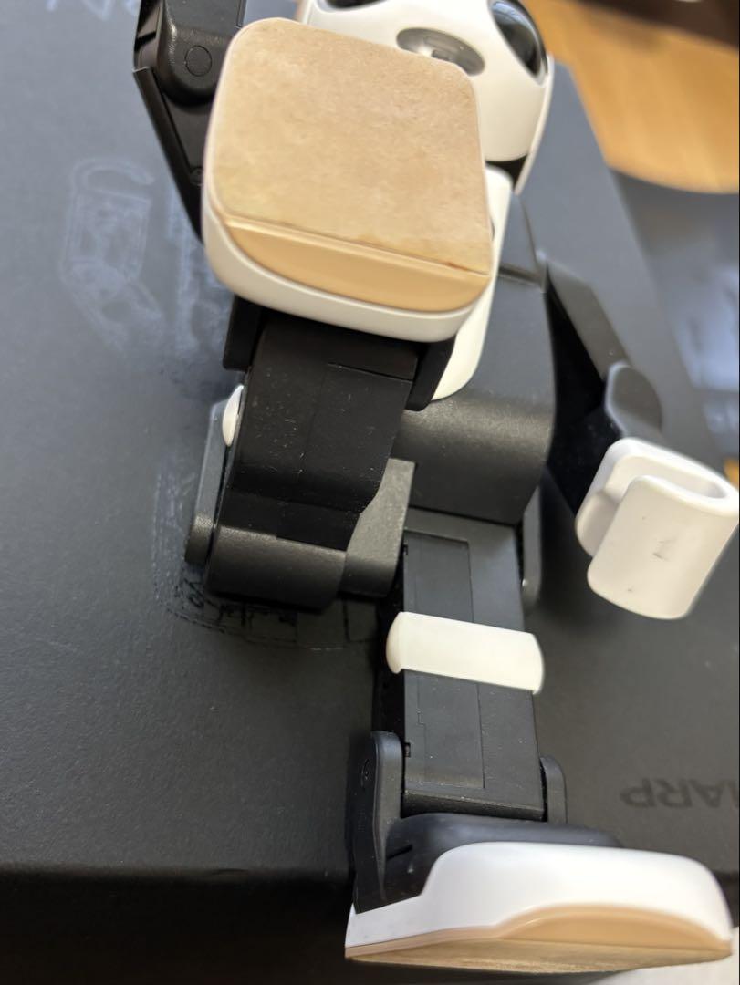 SHARP ロボホン RoBoHoN SR-01M-W 1体 非売品 おまけ付き - メルカリ