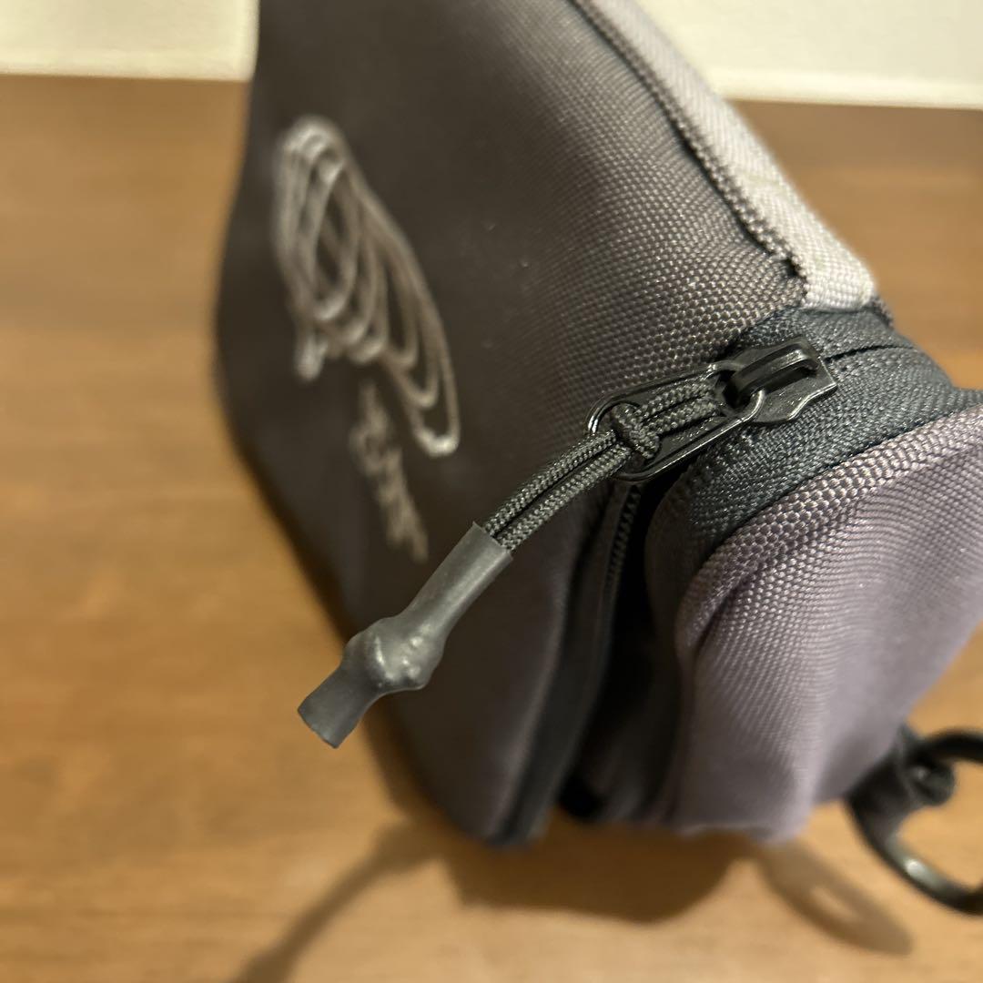 美品　BEAMS GOLF グレー ポーチ