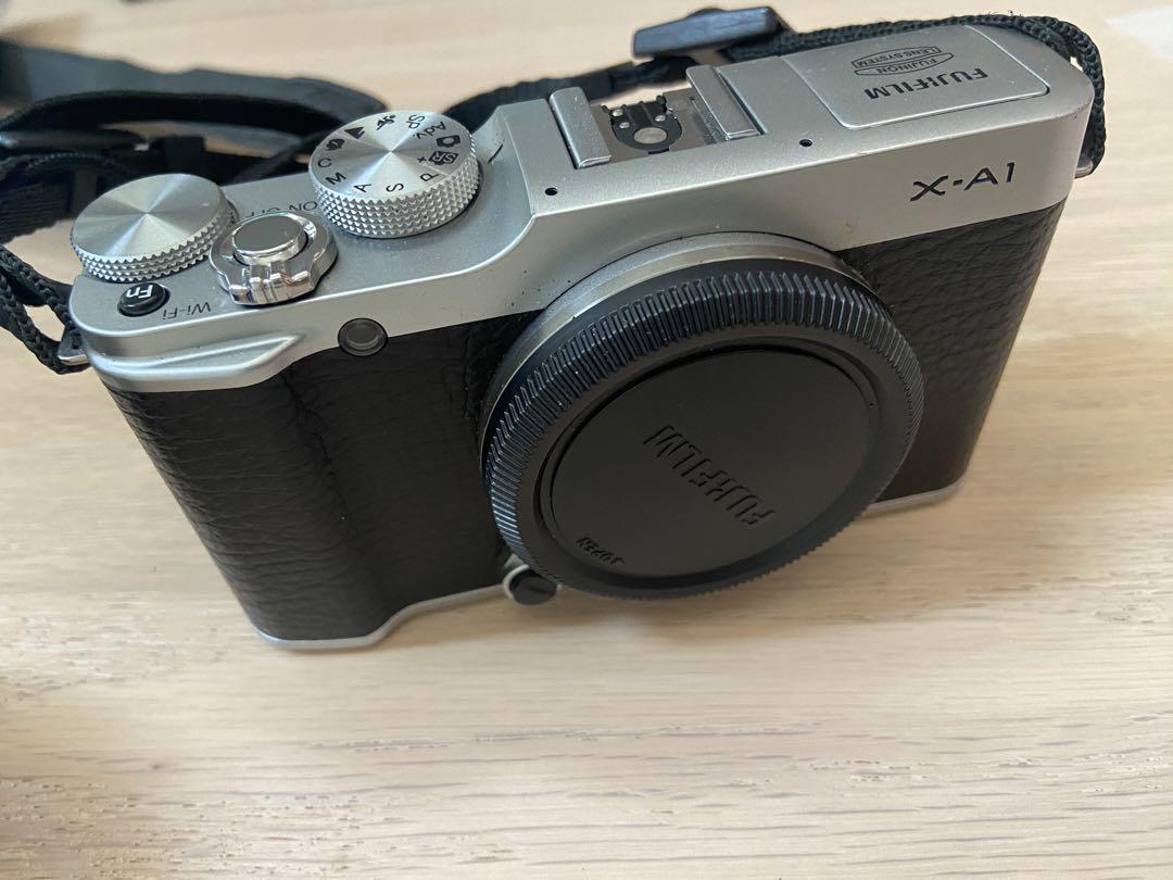【美品】FUJIFILM X-A1 + XC16-50mm&XC50-230mm