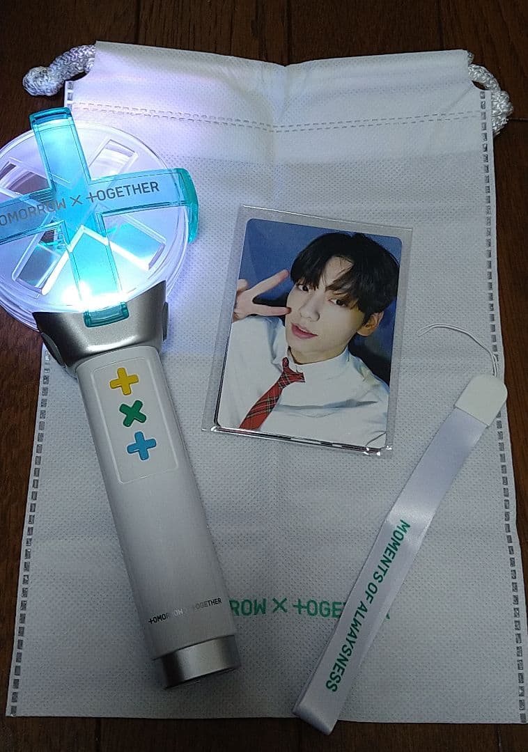 セール 登場から人気沸騰】 TXT ペンライト MOA棒 K-POP/アジア