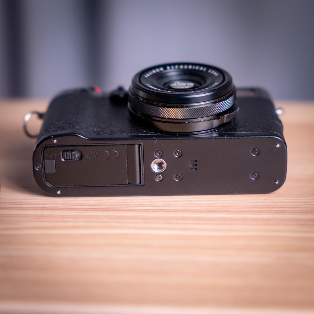 FUJIFILM X100F ブラック