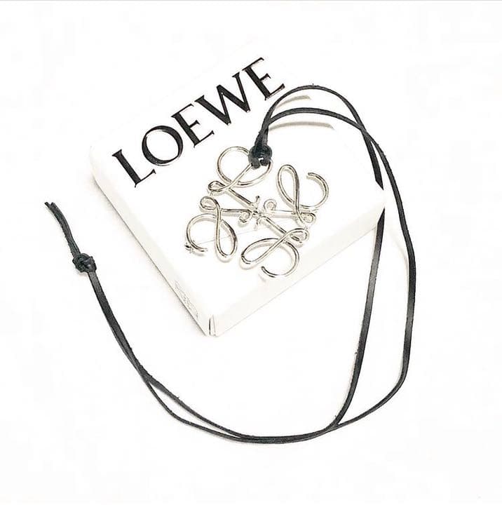 Loewe Loewe ロエベ アナグラム ブローチ 名入れ無料