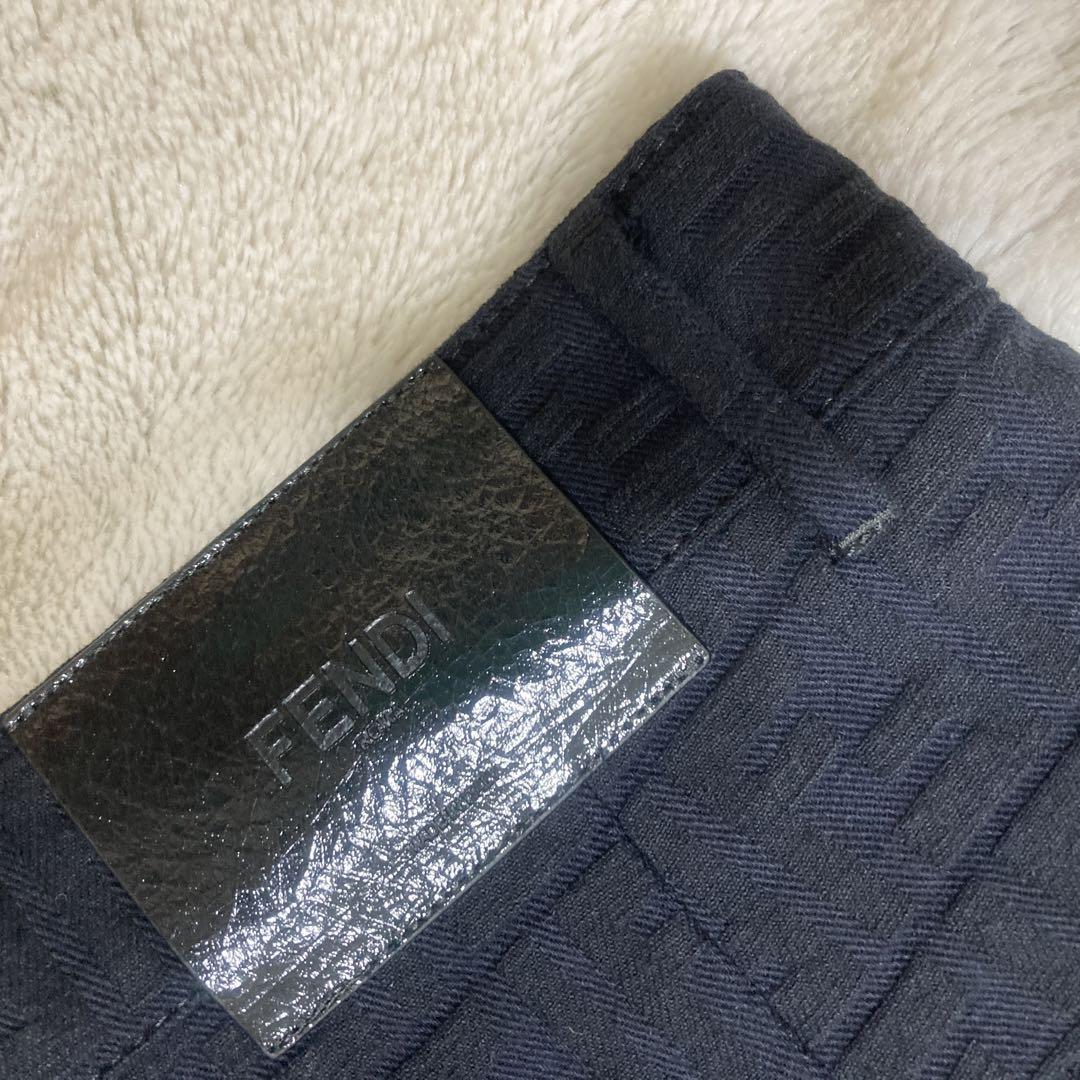 美品】 FENDI フェンディ ジャガード ショートパンツ 黒 S～M