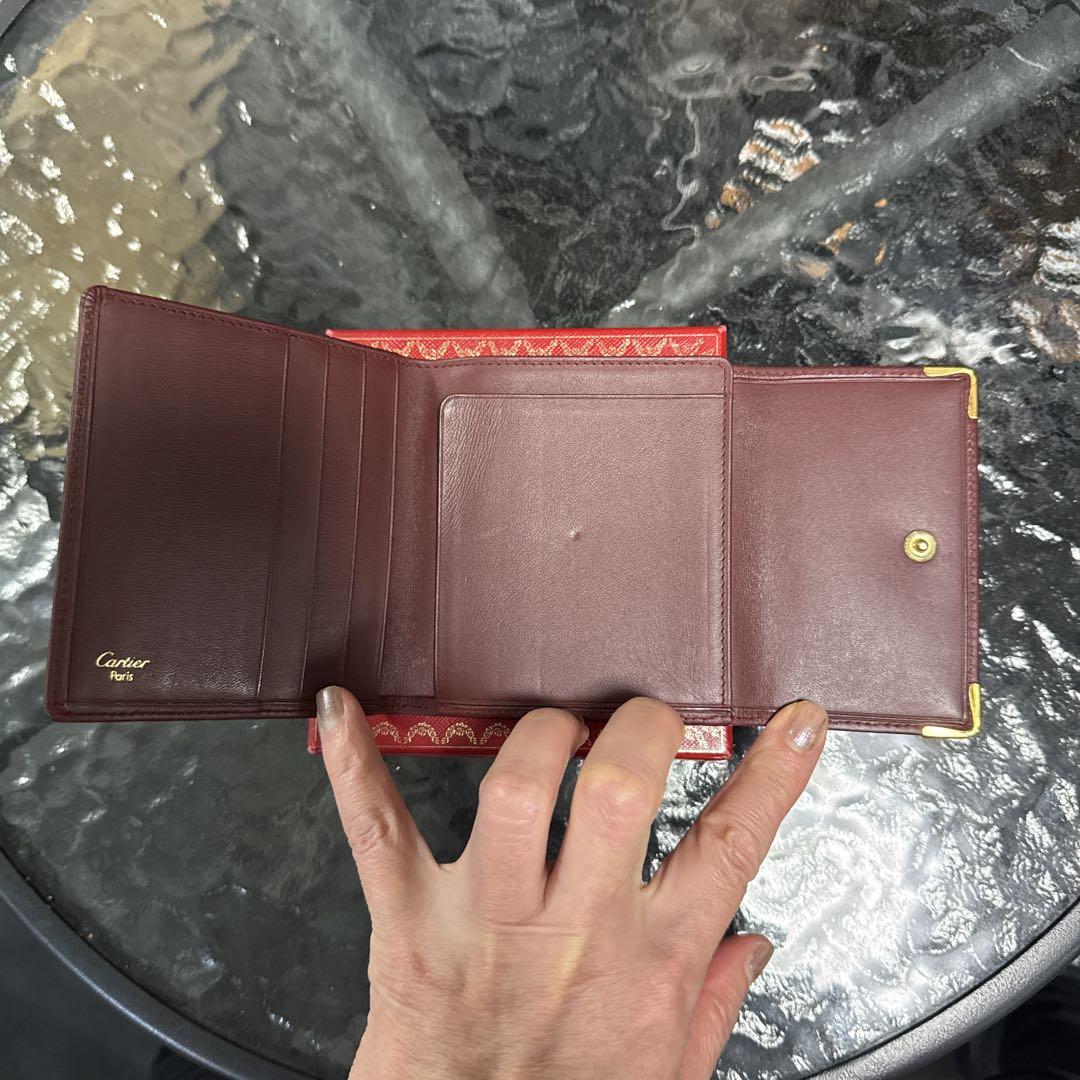 Cartier バーガンディ 二つ折り財布 - メルカリ