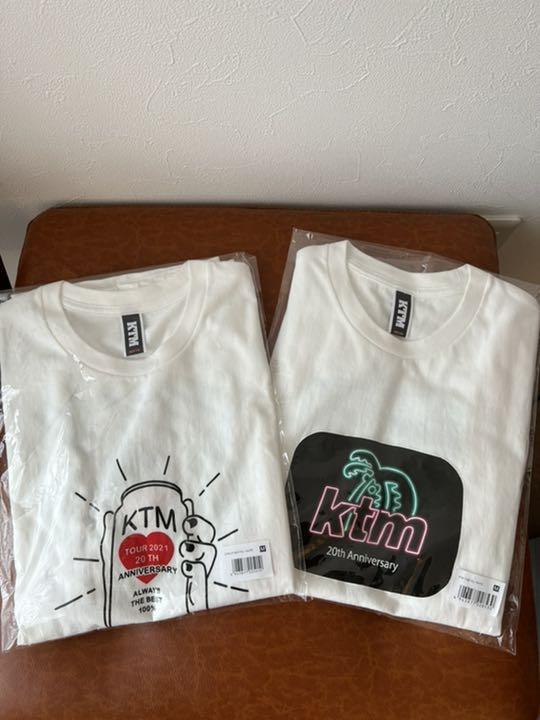 xapaxapa様 専用 ライブ Tシャツ 2枚+ライト2個 xapaxapa様 専用 ライブ Tシャツ 2枚+ライト2個