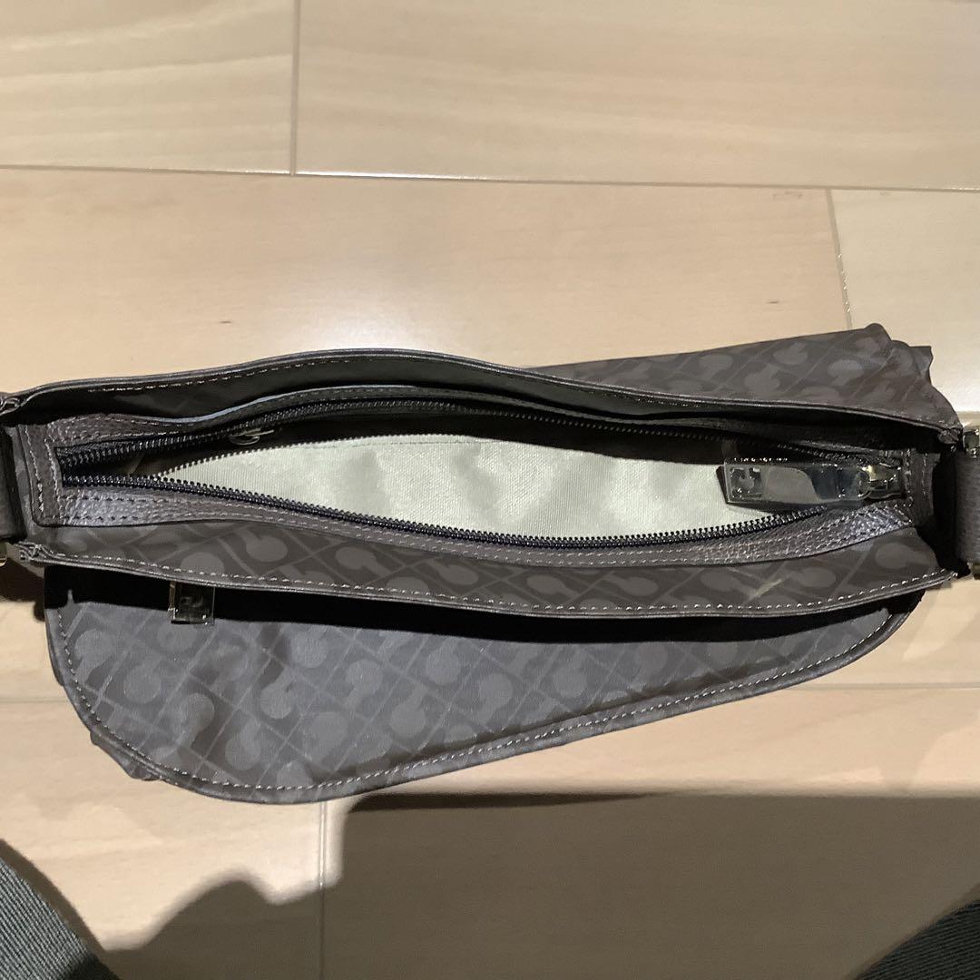 ゲラルディーニのショルダーバッグ　新品未使用の家庭保管品