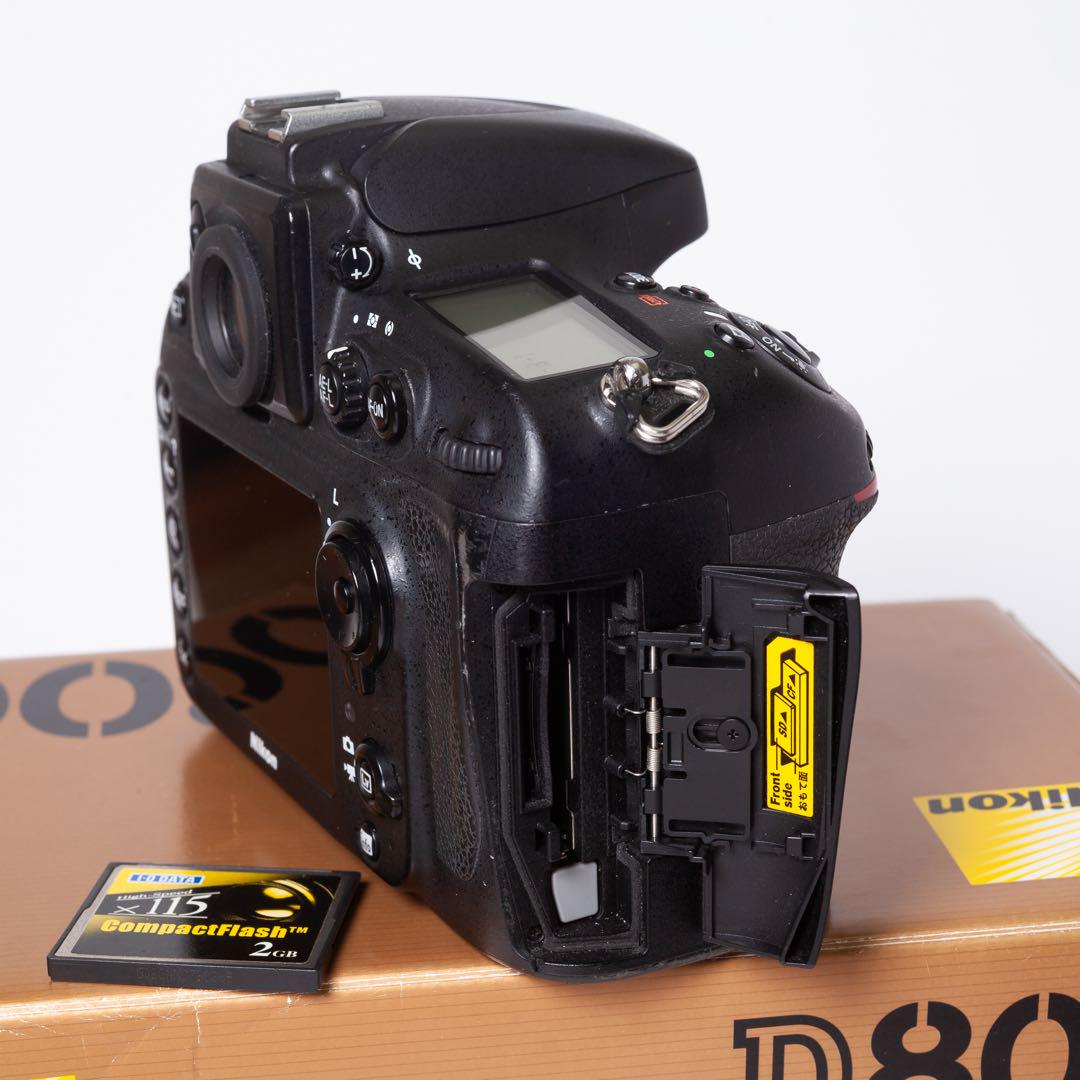 Nikon D800 中古品！本体とバッテリーチャージャー・バッテリー2個その他