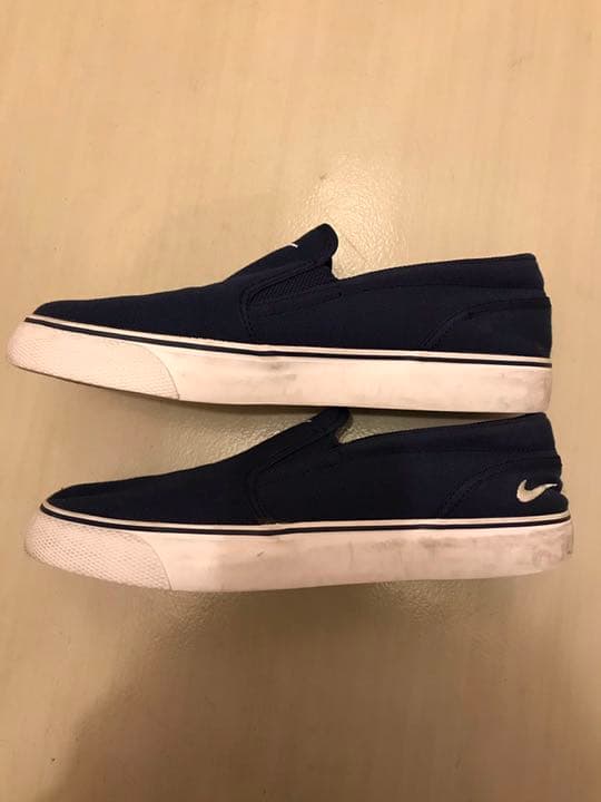 メルカリ Nike レディーススリッポン スニーカー ネイビー24 25センチ ナイキ 2 000 中古や未使用のフリマ メルカリ Nike レディーススリッポン スニーカー ネイビー24 25センチ ナイキ 2 000 中古や未使用のフリマ