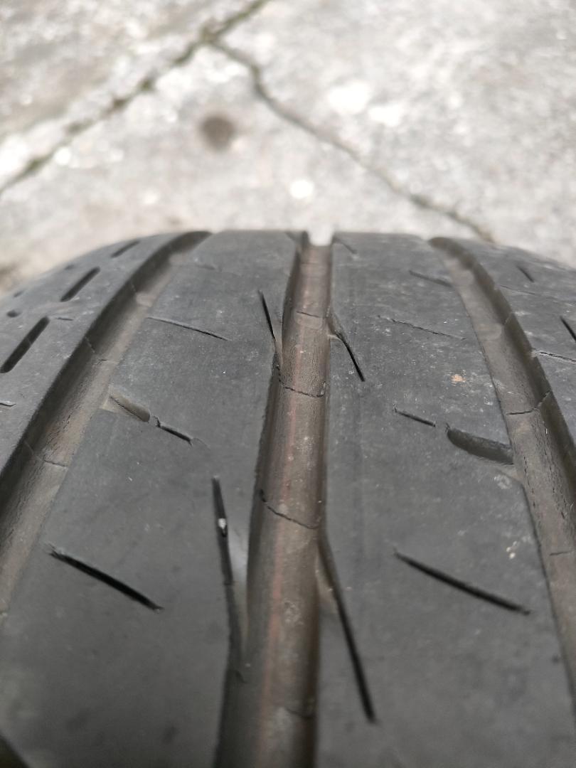 ブリジストンLUFT RV2　215/60R16　＋　エスティマ純正ホイール