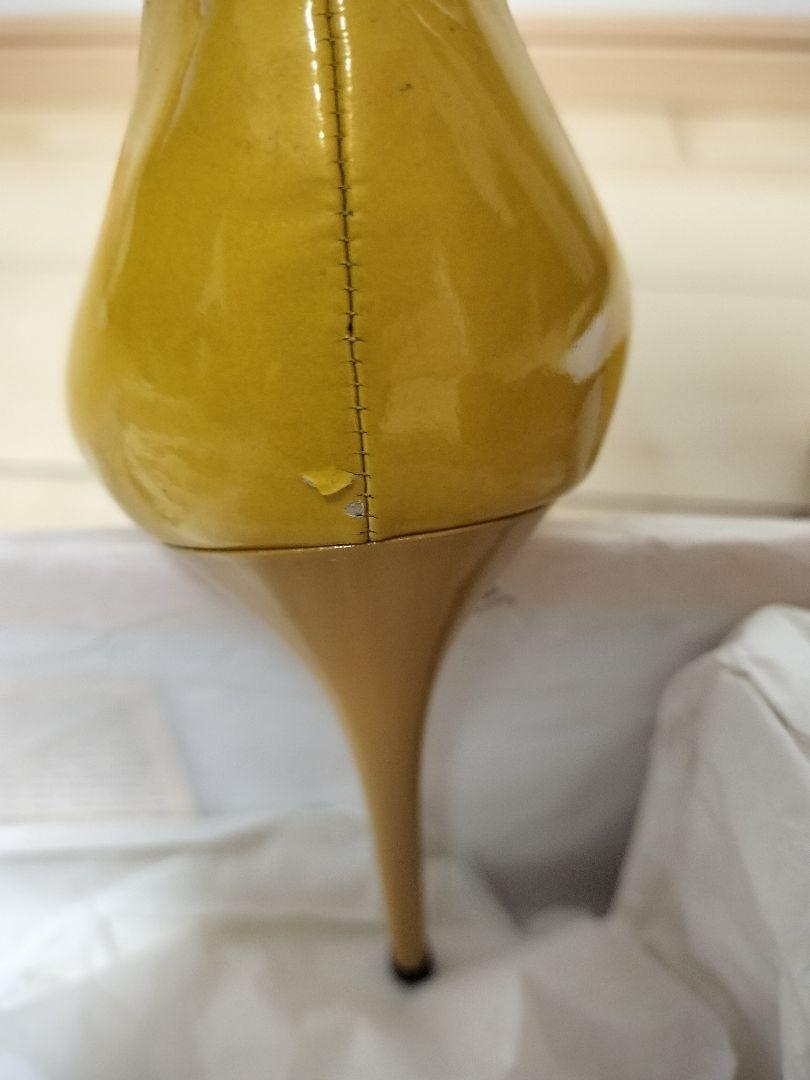 Jimmy★Choo(セールで破格)ホワイトパンツにお似合いAzar/Yellow JIMMY CHOO 144AVRIL Size39 SUN - メルカリ