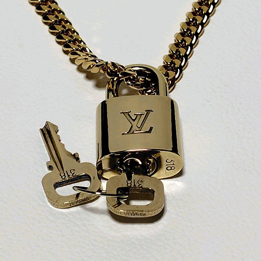 美品✨　LOUIS VUITTON　ゴールドネックレス　パドロック　南京錠　人気