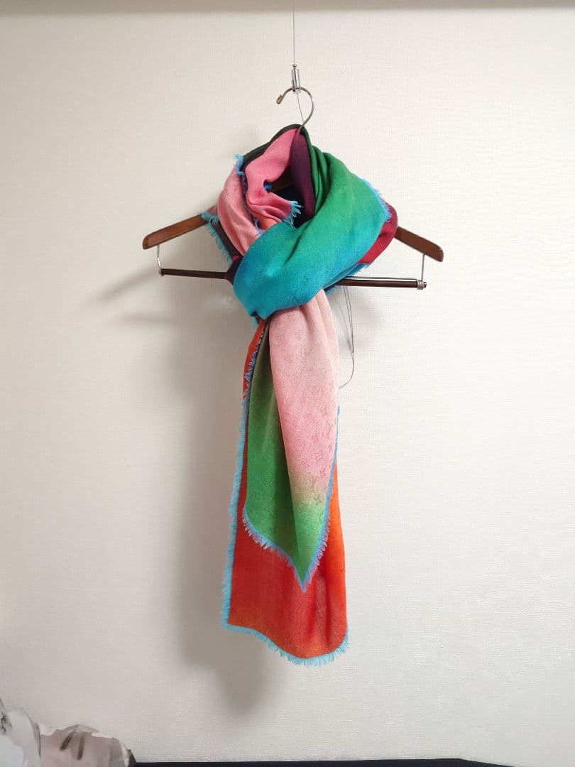 ルイ・ヴィトン LOUIS VUITTON ストール　グラデーション