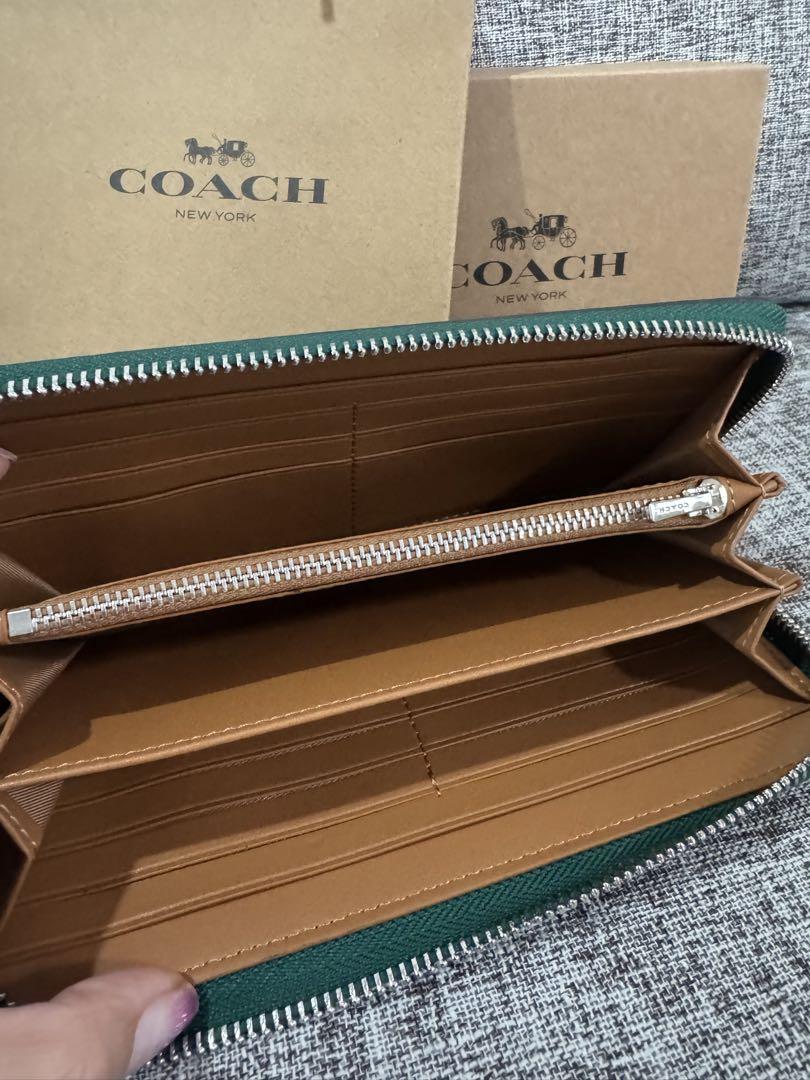 新品 COACH グリーン長財布 レディース プレゼント