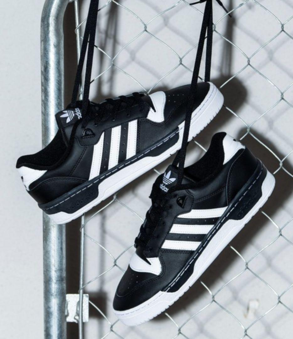 新品未使用 adidas ライバルリー ロー 26.0cm ブラック 6,806円