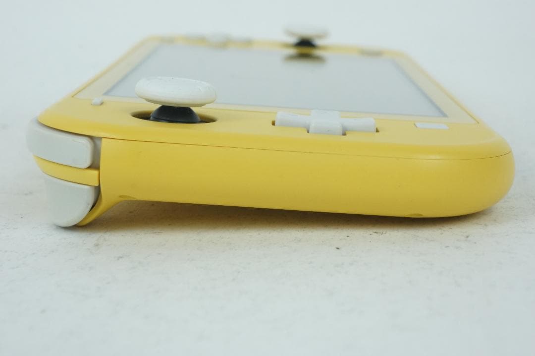 【動作品】ニンテンドースイッチライト イエロー 本体 Switch Lite 2